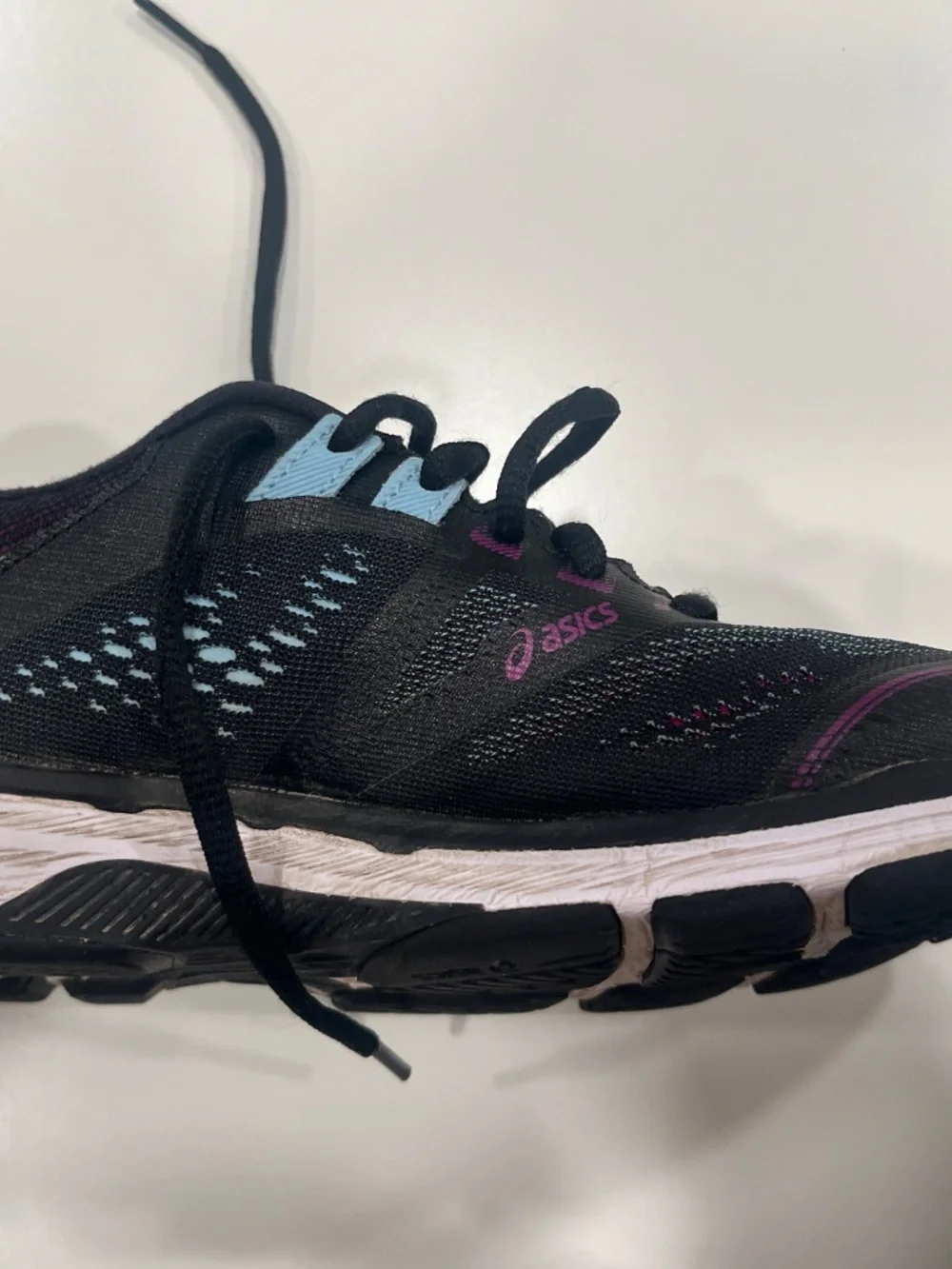 ASICS GT-2000 7 Running Shoes - size 6.5